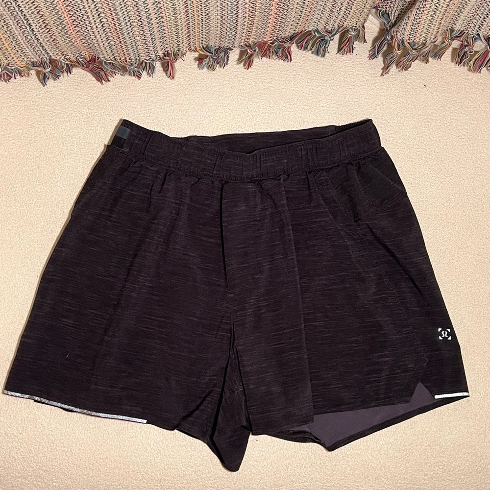 men’s lululemon short shorts